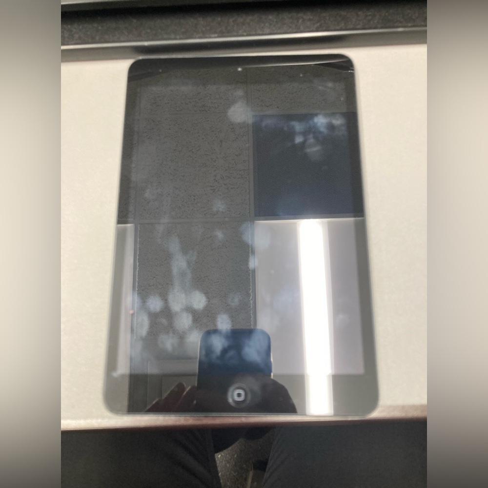 Apple 1st Generation iPad Mini tablet 16GB Wi-Fi Black/Slate MD528LL/A